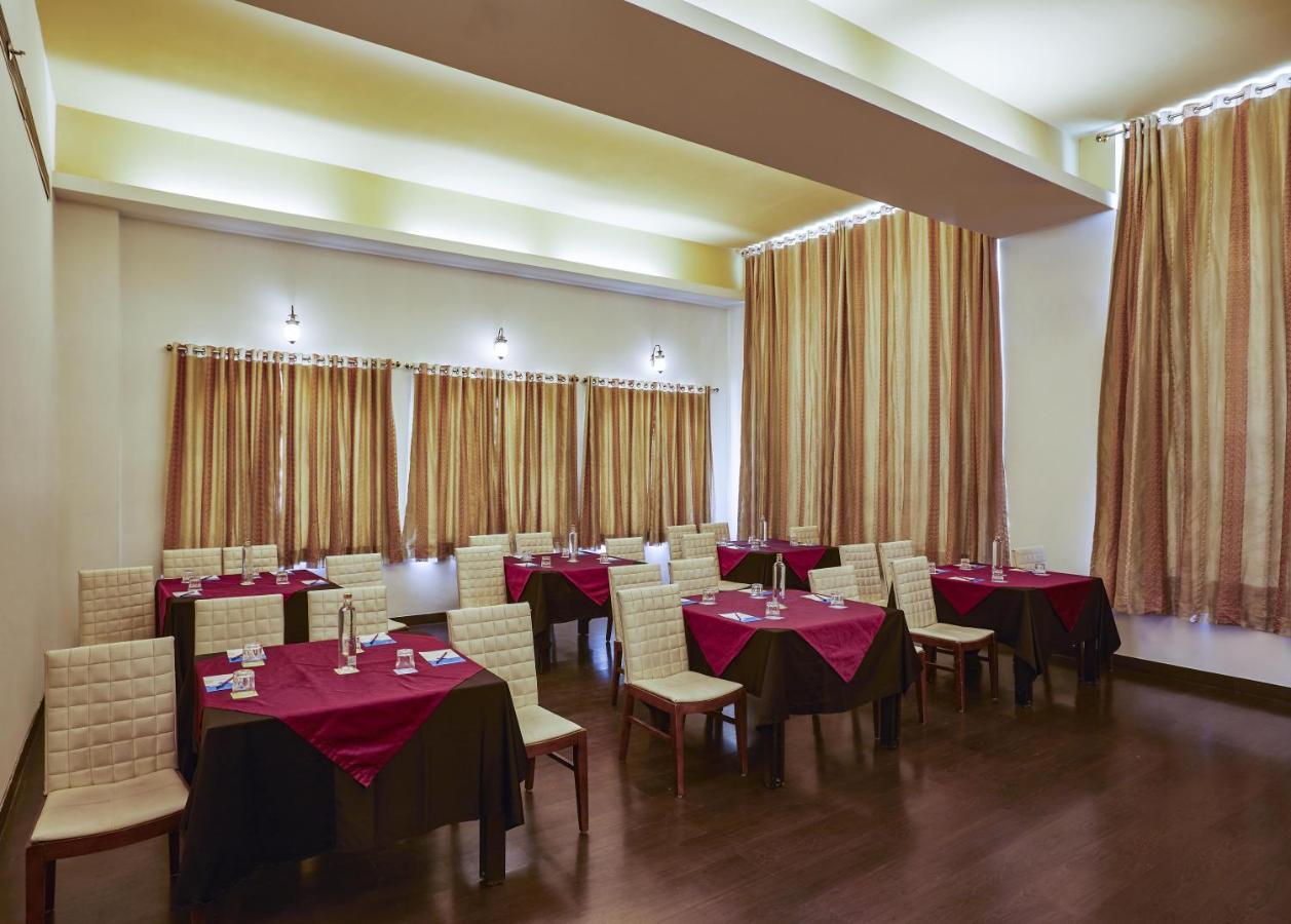 Club Mahindra Udaipur Hotel Eksteriør billede