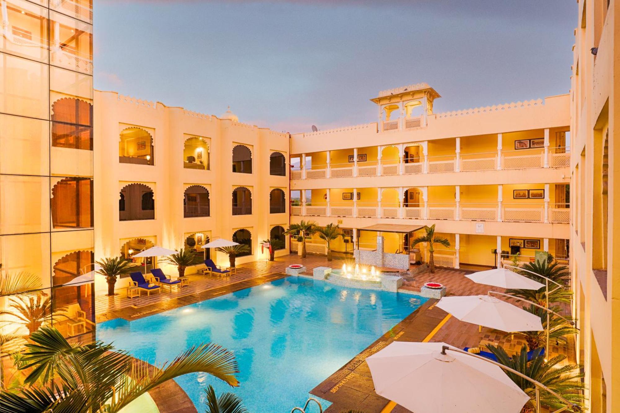 Club Mahindra Udaipur Hotel Eksteriør billede