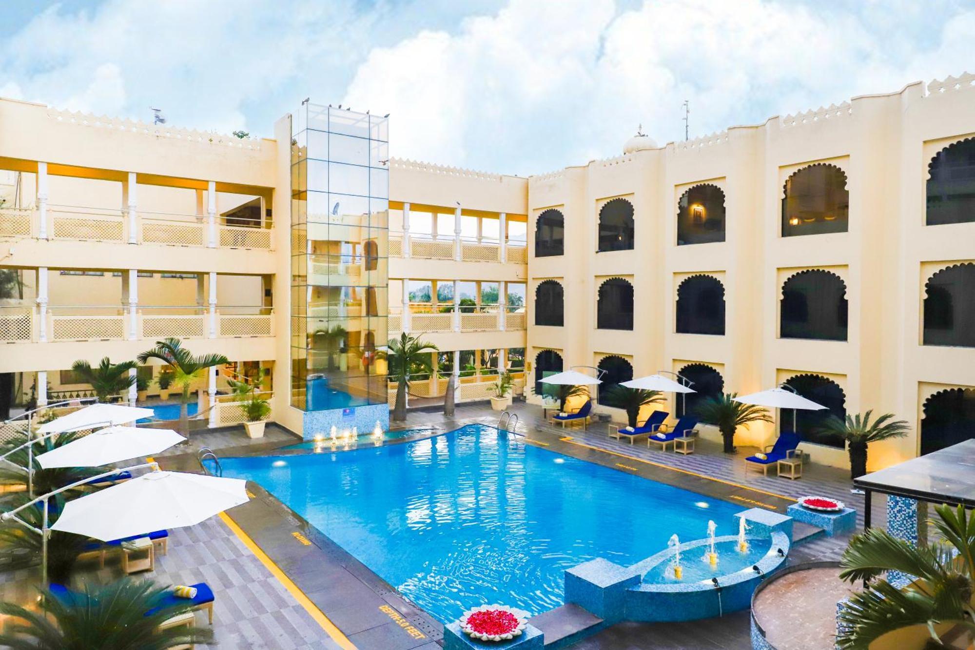 Club Mahindra Udaipur Hotel Eksteriør billede
