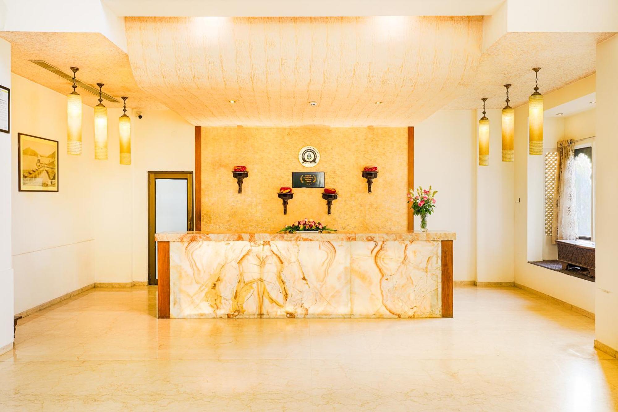 Club Mahindra Udaipur Hotel Eksteriør billede