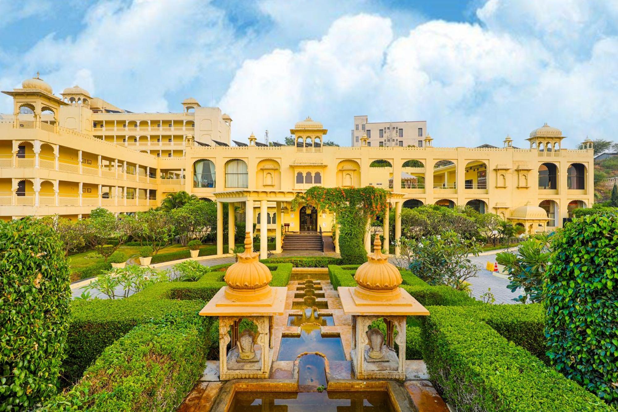 Club Mahindra Udaipur Hotel Eksteriør billede