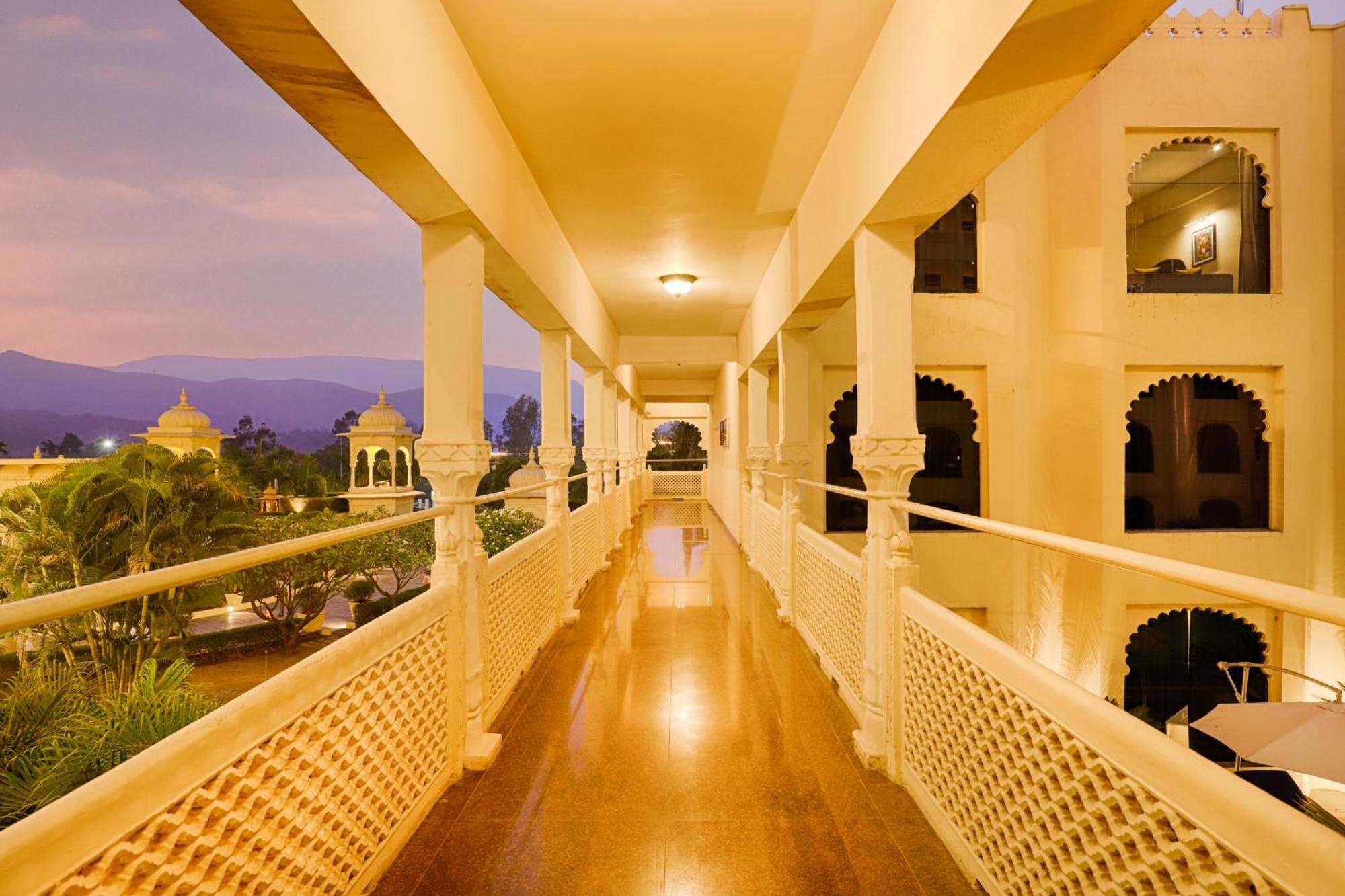 Club Mahindra Udaipur Hotel Eksteriør billede