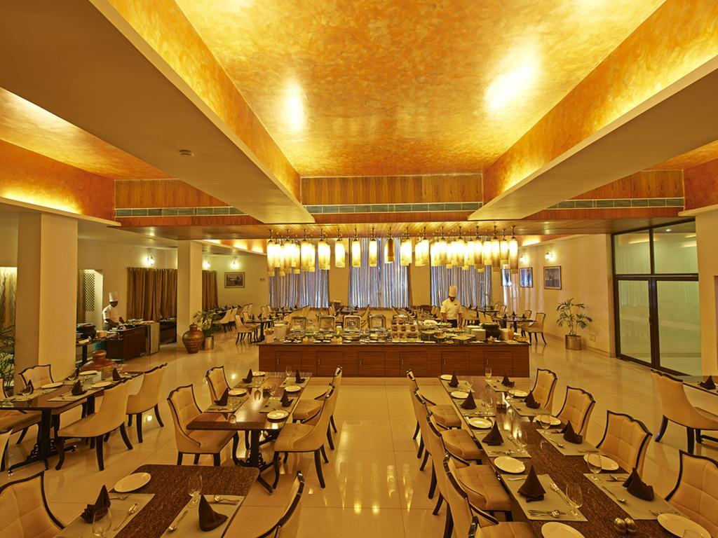 Club Mahindra Udaipur Hotel Eksteriør billede
